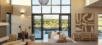 Tranquil 3-Bedroom Barn In Private Beach and Fynbos Estate