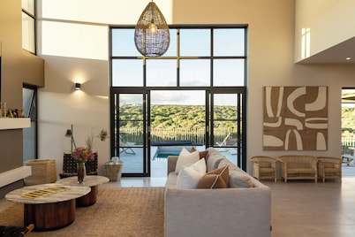 Tranquil 3-Bedroom Barn In Private Beach and Fynbos Estate