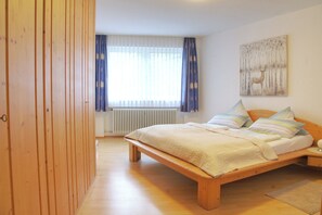 1 chambre, bureau, Wi-Fi gratuit, draps fournis