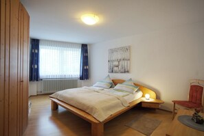 1 makuuhuone, työpöytä, ilmainen Wi-Fi, vuodevaatteet