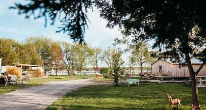 Fantastic Tiny House with Barbecue and Fire Pit in Deseronto, Ontairo