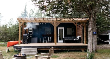 Fantastic Tiny House with Barbecue and Fire Pit in Deseronto, Ontairo