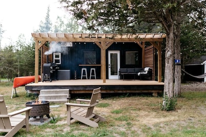 Fantastic Tiny House with Barbecue and Fire Pit in Deseronto, Ontairo