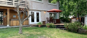 Incredible Waterfront Cottage with Hot-tub, Barbecue and Fire Pit in Portage la Prairie, Manitoba