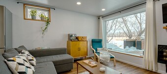 Incredible Waterfront Cottage with Hot-tub, Barbecue and Fire Pit in Portage la Prairie, Manitoba