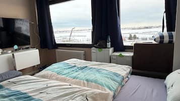 WiFi, bed sheets
