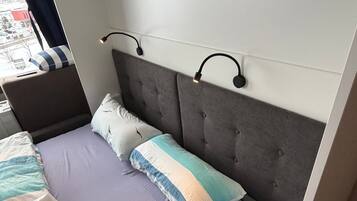 WiFi, bed sheets
