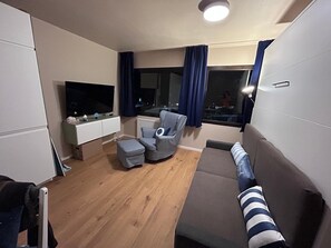 TV - "Havenkieker" at South Beach – Cozy Apartment with Marina View (Fehmarn)