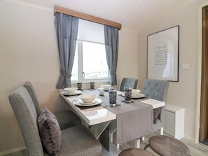 Dining - 18 Eden Heights (St. Andrews)