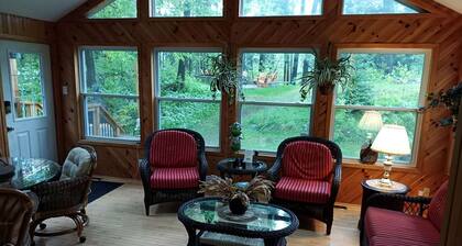 Stunning Cottage with Fire Pit and Private Cinema in Kawartha Lakes, Ontario