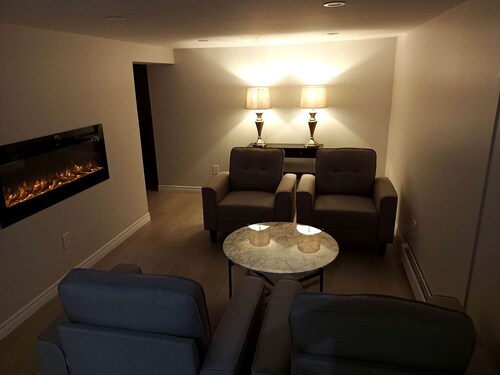 Stunning Cottage with Fire Pit and Private Cinema in Kawartha Lakes, Ontario