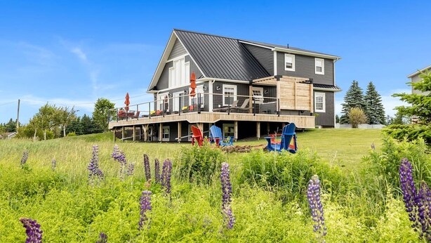 Exterior - Spectacular Cabin with Hot-Tub and Modern Indoor in Canada (North Rustico)