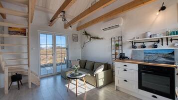 Family Chalet, Garden View | Laptop workspace, blackout curtains, iron/ironing board, free WiFi