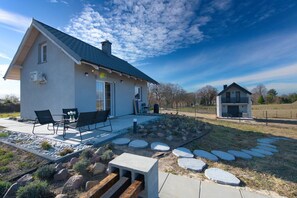 Family Chalet, Garden View | Outdoor dining - Domki Slow Life Sarbsk (Sarbsk)