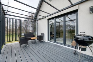 Comfort Chalet, Garden View | Outdoor dining - Domki Slow Life Sarbsk (Sarbsk)