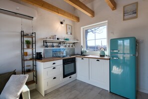 Family Chalet, Garden View | Private kitchen