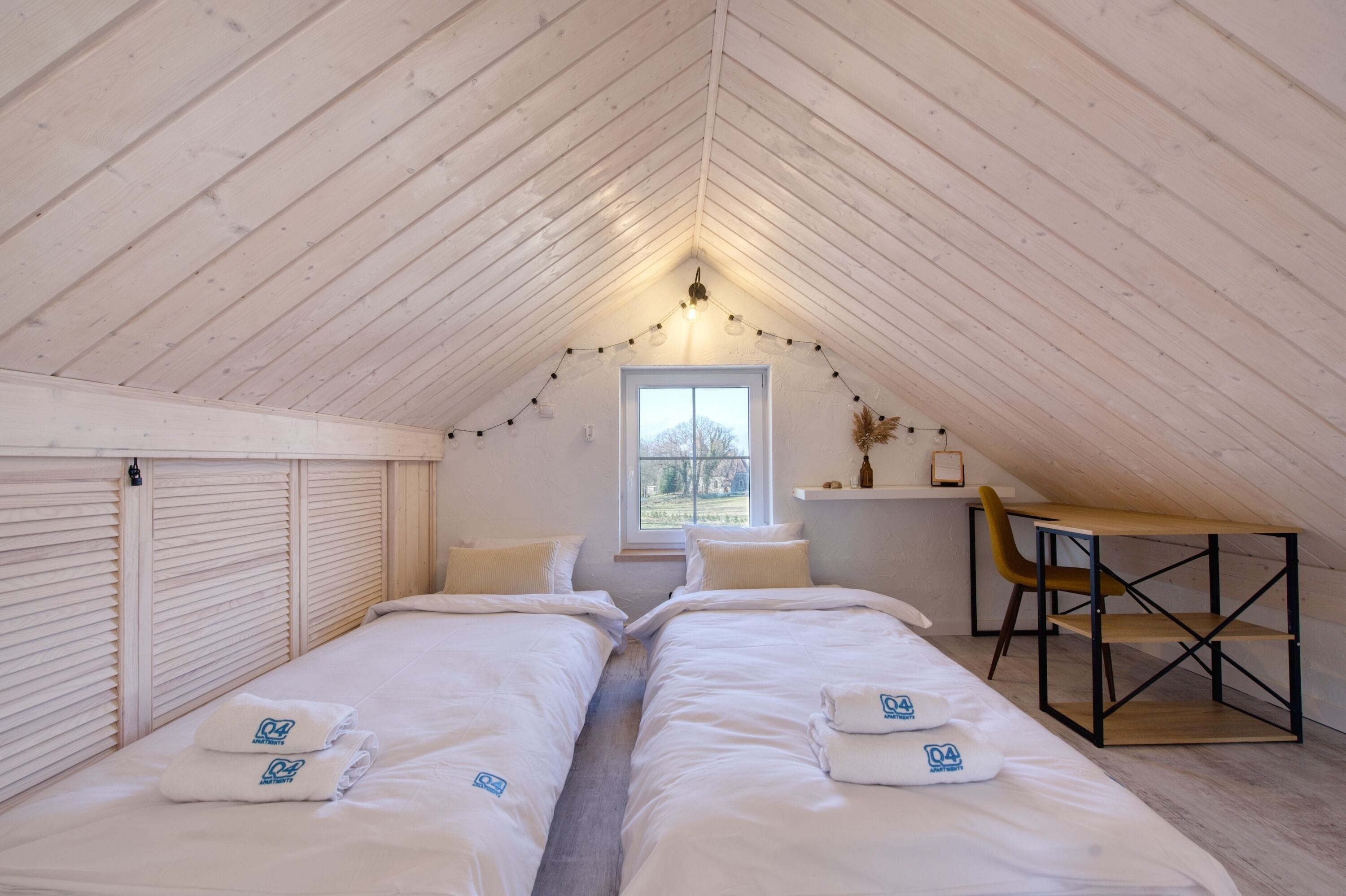 Family Chalet, Garden View | Laptop workspace, blackout drapes, iron/ironing board, free WiFi