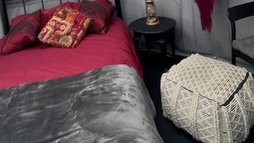 1 habitación y ropa de cama