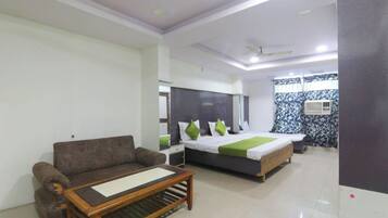 Hypo-allergenic bedding, desk, soundproofing, free WiFi