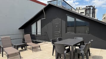Luksushuoneisto, 3 makuuhuonetta, parveke, kaupunkinäköala | Terassi/patio