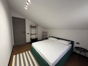 Apartamento de lujo, 3 habitaciones, balcón, vistas a la ciudad | Tabla de planchar con plancha y wifi gratis