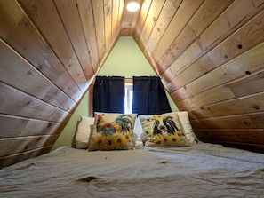 Room - Rustic Farm-Themed Cabin with Forest Views, Trails & Animal Encounters near Homestead Farm in British Columbia, Canada (qathet Regional District)