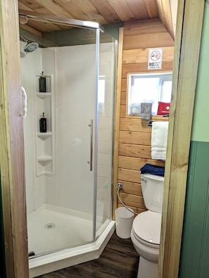 Bathroom - Rustic Farm-Themed Cabin with Forest Views, Trails & Animal Encounters near Homestead Farm in British Columbia, Canada (qathet Regional District)