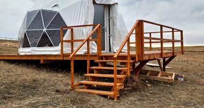 Simple and Elegant Geodesic Glamping Dome for a Relaxing Weekend to Disconnect Outside of Redcliff, Alberta, Canada
