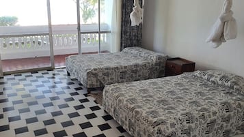Deluxe Twin Room, Patio, Garden View | Free WiFi, bed sheets