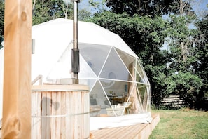 Terrace/patio - Unique Off-Grid Dome Escape with Hot Tub & Forest Views in Ontario, Canada (Marmora)