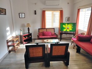 Living area - Your Dream AC Stay at Pondicherry White Town (PONDICHERRY)