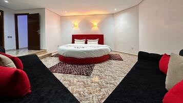 Iron/ironing board, internet, bed sheets