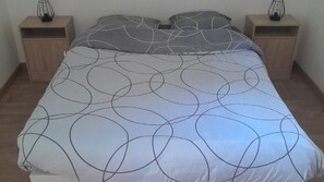 Room - Charming house with all comforts. (Sussac)