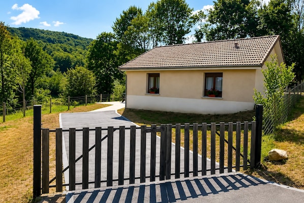 Enceinte de lâhĂ©bergement