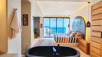 4 bedrooms, desk, iron/ironing board, WiFi