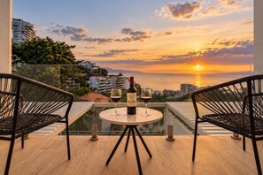 Outdoor dining - Unique Designer Gem: Private Pool, Elevator, Views (Puerto Vallarta)