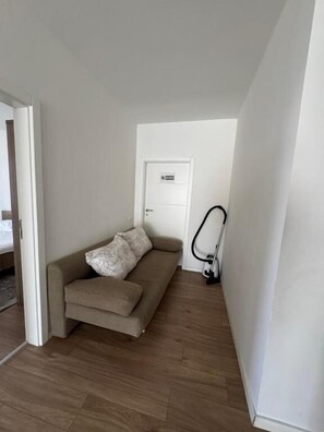 Appartement, balcon, vue ville | Intérieur