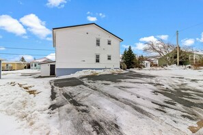 Exterior - Airport Manor 2Bdrm Off-Street Parking (St. John"s)