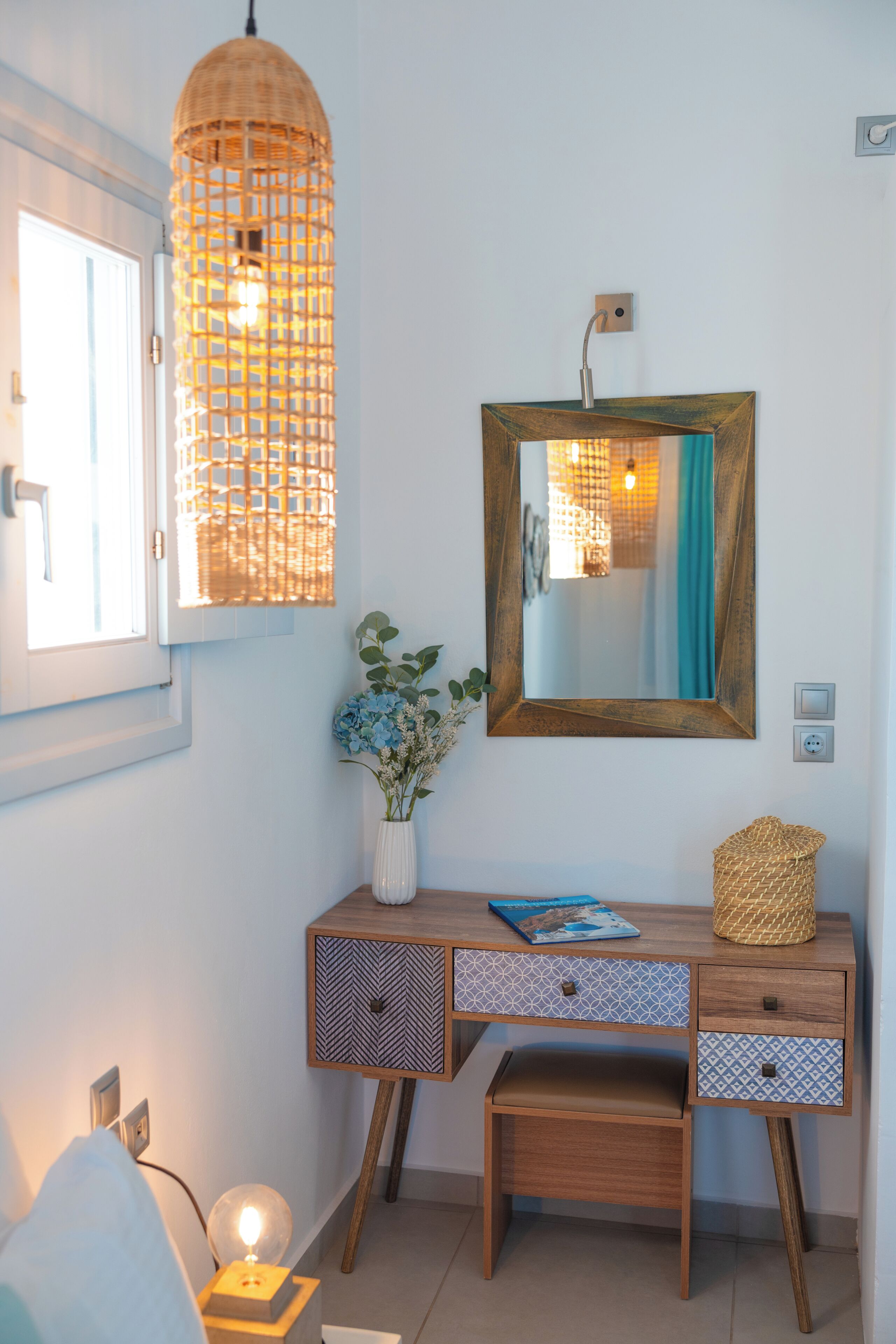 Luxury Cycladic Residence, Ground Floor | Lakens van Egyptisch katoen, luxe beddengoed, individueel gedecoreerd