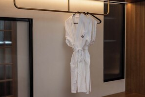 Senior Suite | Wardrobe - Shangri-La City Yunjian Songyue (Deqin)