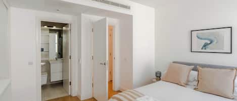 Desk, iron/ironing board, travel crib, WiFi