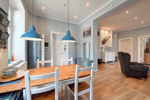 Apartment | In-room dining - RentPlanet - Apartament Mickiewicza (Karpacz)