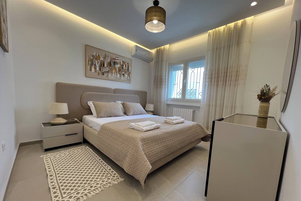 Blackout drapes, iron/ironing board, free WiFi
