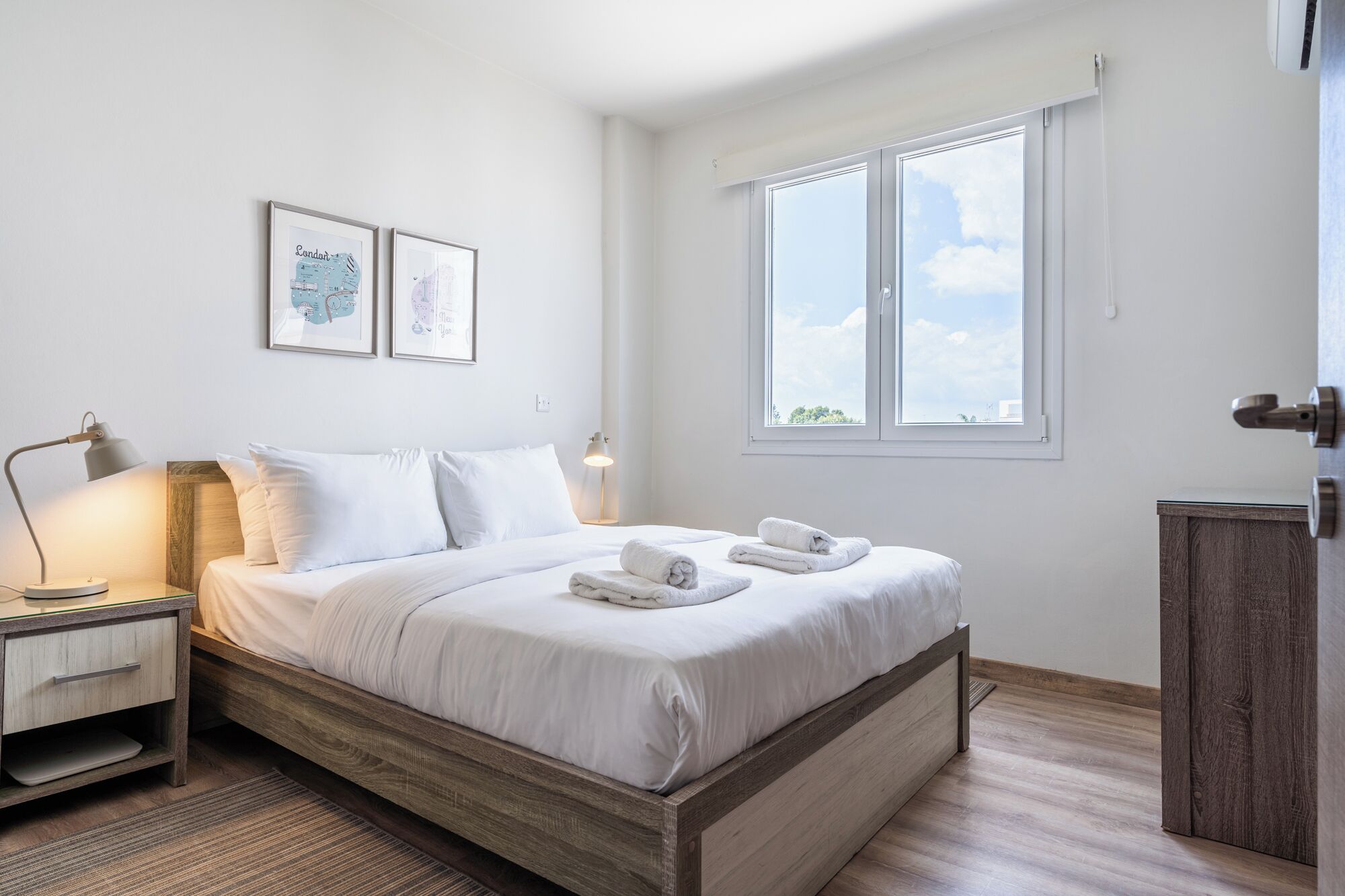 Apartment, Balcony, City View | Desk, iron/ironing board, free WiFi