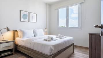 Apartment, Balcony, City View | Desk, iron/ironing board, free WiFi
