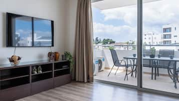 Appartamento, balcone, vista città | Interni