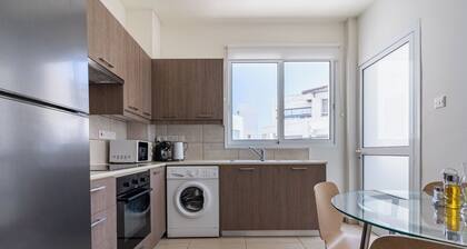 2BR Apt Near Larnaca Beach & Center