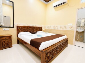 Deluxe Double Room, Air conditioning | View from room - Hotel Shyama Shyam Dham Near Prem Mandir (Vrindavan)