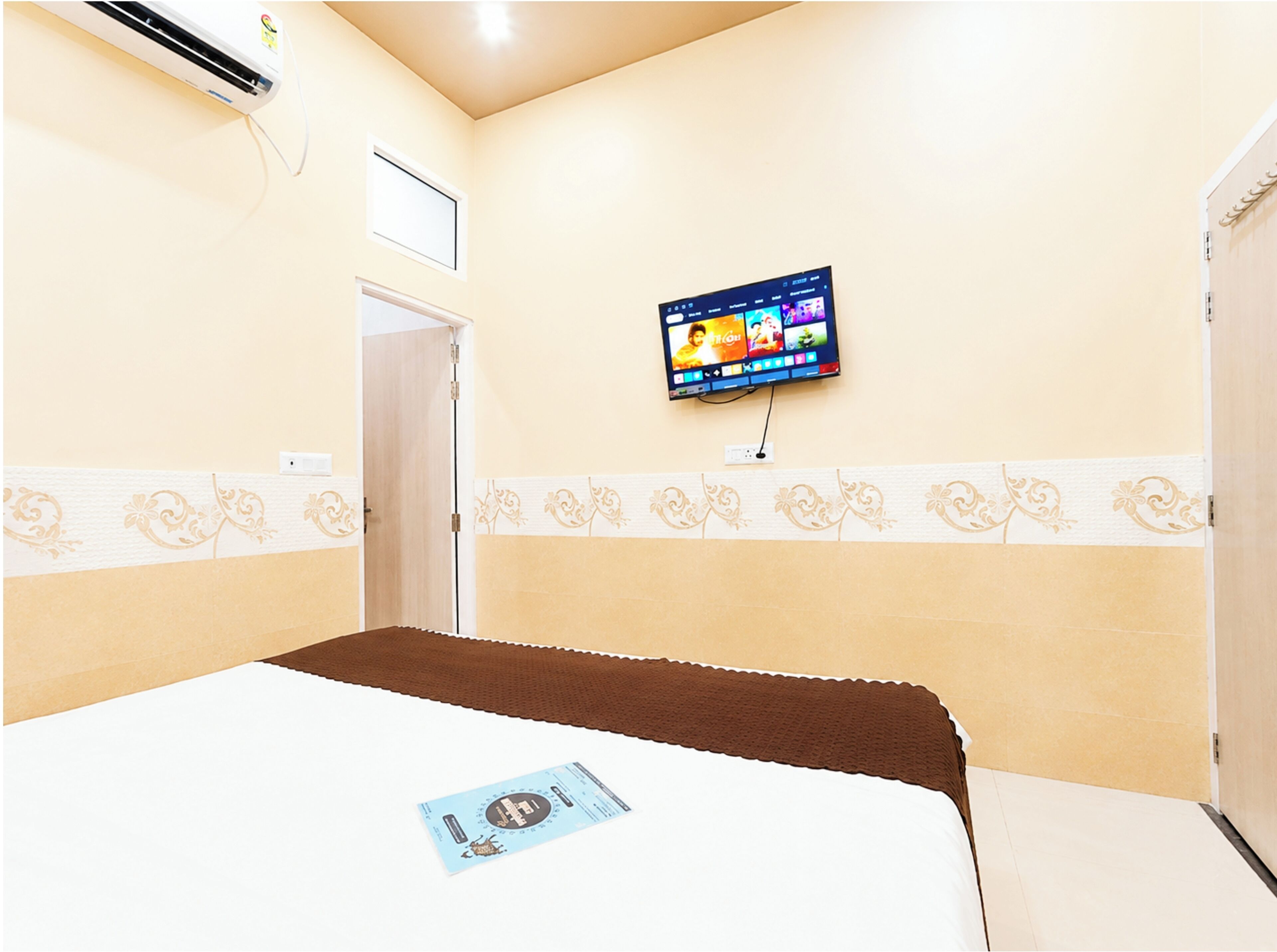 ห้องดีลักซ์ทริปเปิล, เครื่องปรับอากาศ | เครื่องนอนป้องกันสารก่อภูมิแพ้, โต๊ะทำงาน, ห้อง เก็บเสียง, Wi-Fi ฟรี