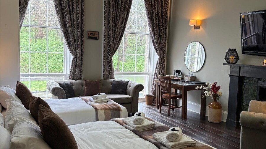 Regal Rooms